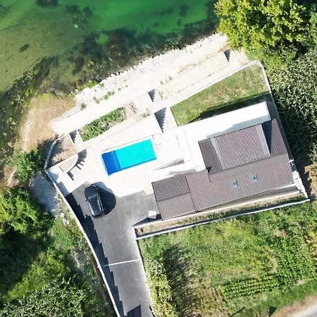 Na Uni Sarac Apartamento Otave