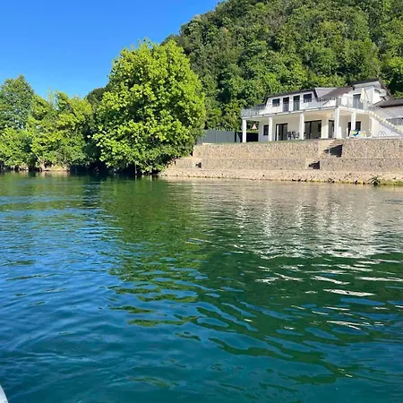 Apartman Na Uni Sarac *