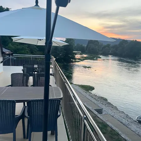 Na Uni Sarac Apartman