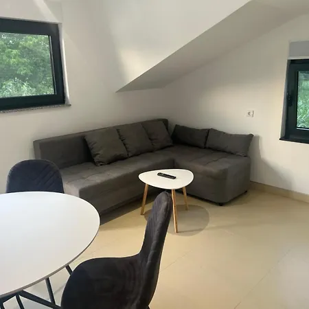 アパート Na Uni Sarac *