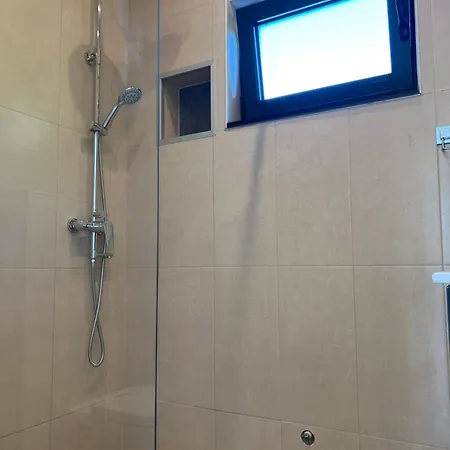 Na Uni Sarac Apartamento *