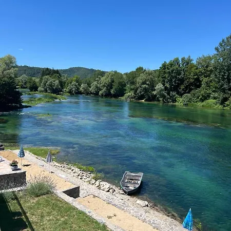 Na Uni Sarac