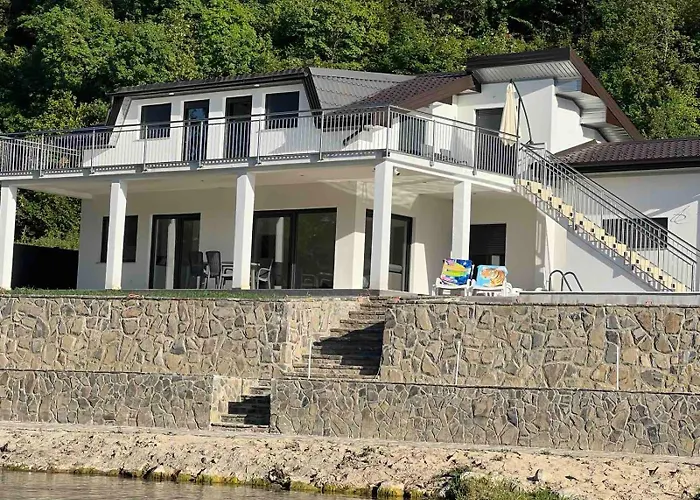 Na Uni Sarac شقة *