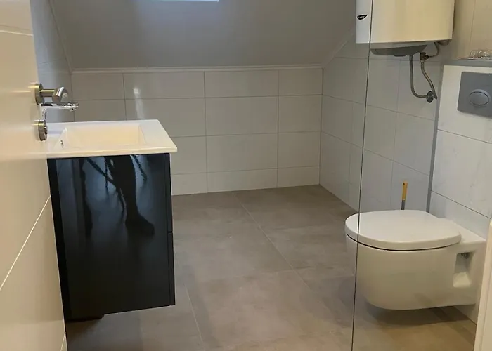 Na Uni Sarac شقة *