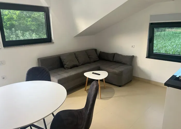 شقة Na Uni Sarac *